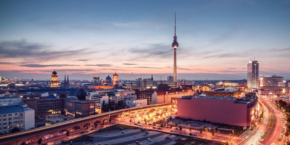 BerlinReads's profile banner image