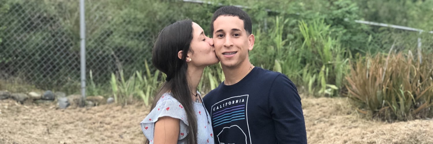avilesariana's profile banner image