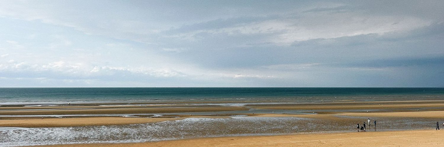 HelloStartups banner