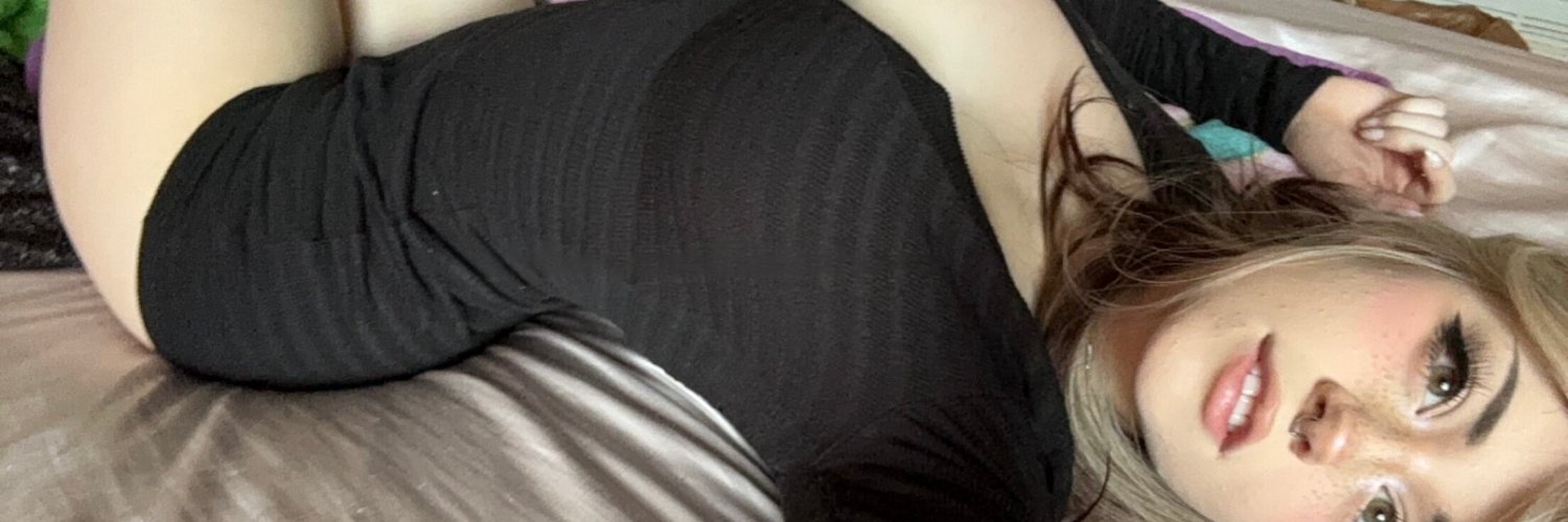 hannahowous's profile banner image