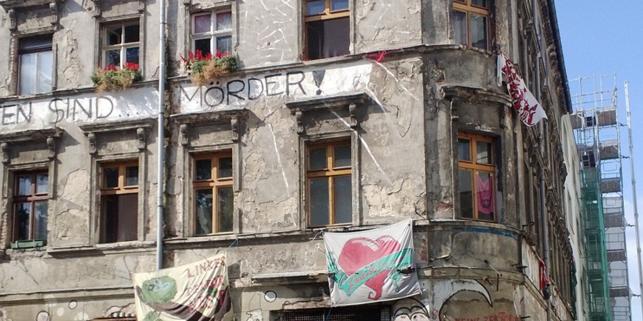 Themderson banner