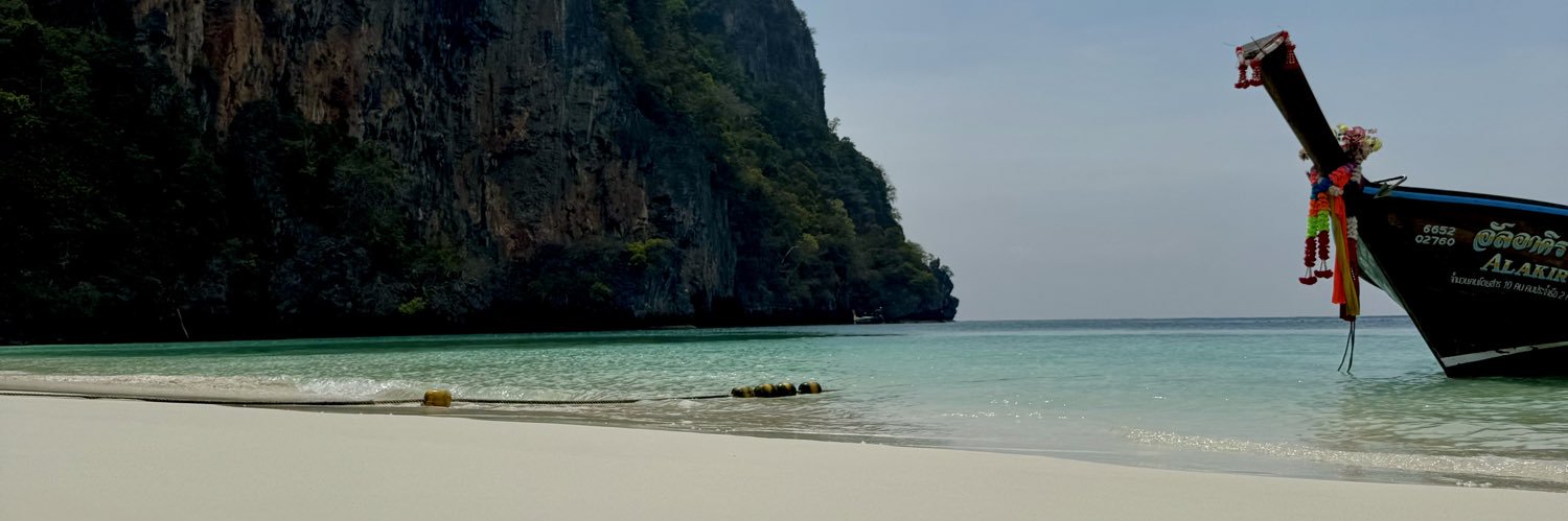 ᎶᎥᏁᏁᎪ ᎠᎪmmᎪᏁᏁ banner