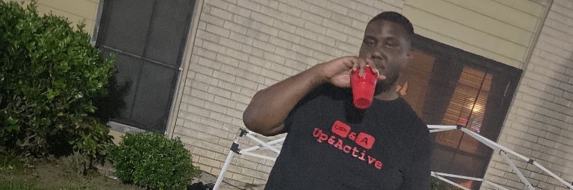 Dee banner