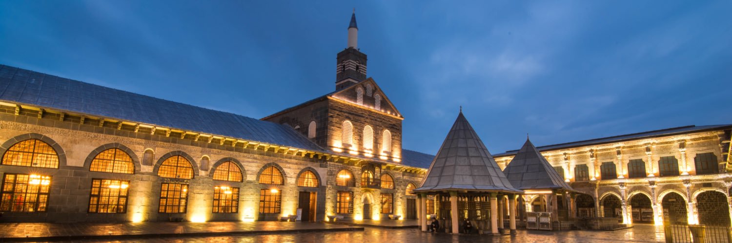 Münir Karaloğlu banner