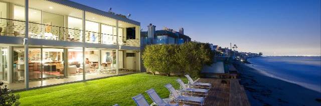 victoria risko banner