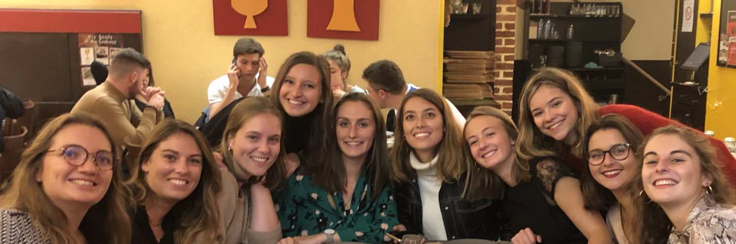 chloelsg's profile banner image