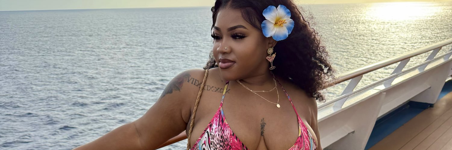 theyLOVEsmiley's profile banner image