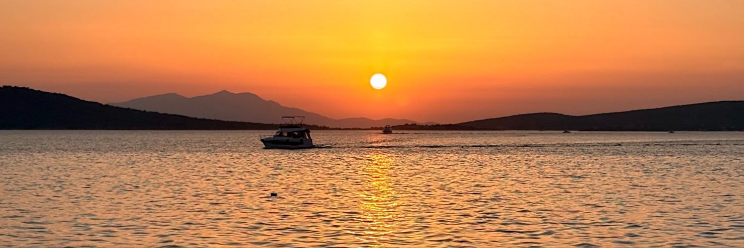 bulutesra_'s profile banner image