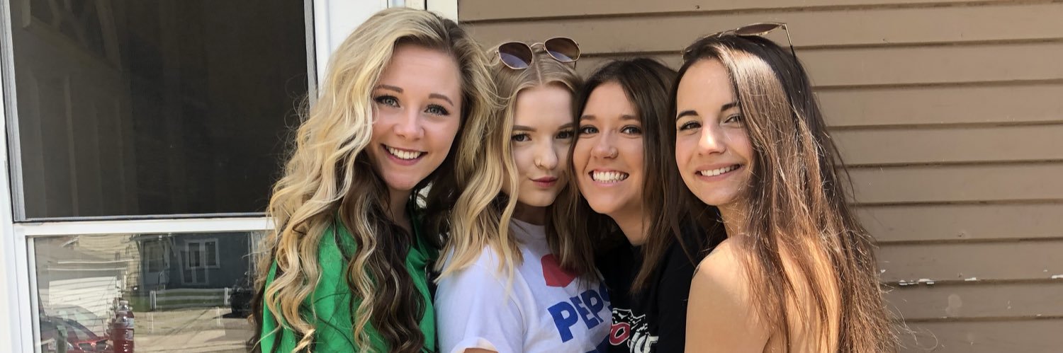 hailey_schmitt's profile banner image