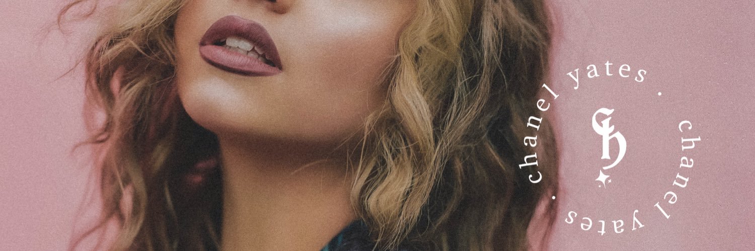 C H A N E L banner