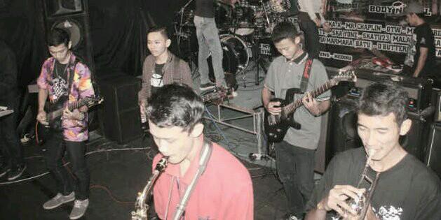 Jumping Rooster SKA banner