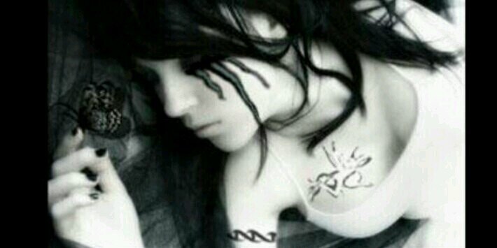 liazna's profile banner image