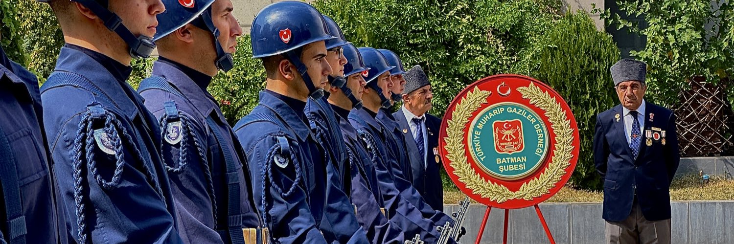 mehmetykn's profile banner image