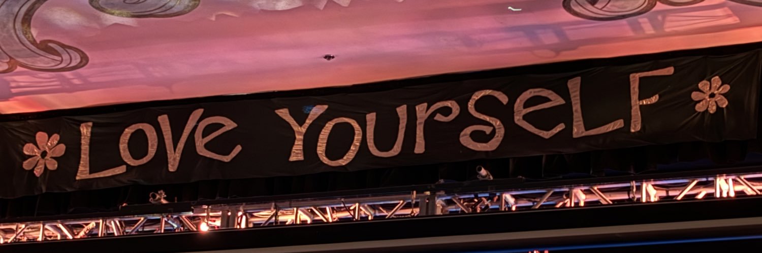 ChoeEieen's profile banner image
