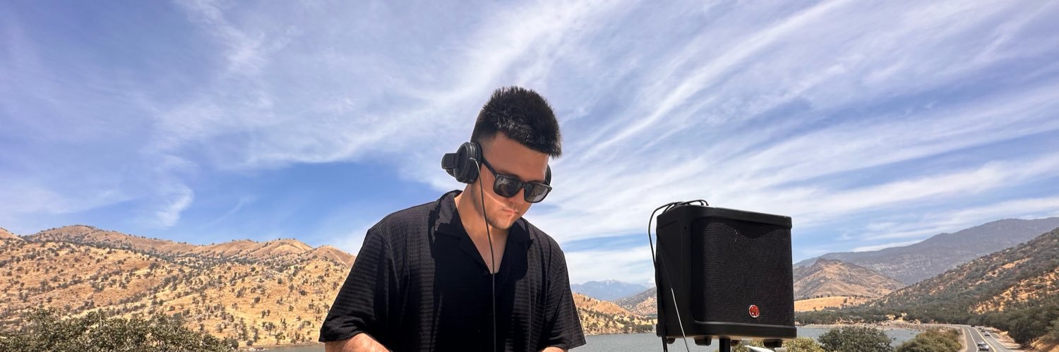 RickyYanez_'s profile banner image