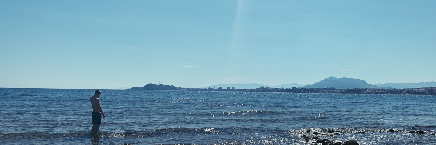 olyonsos's profile banner image