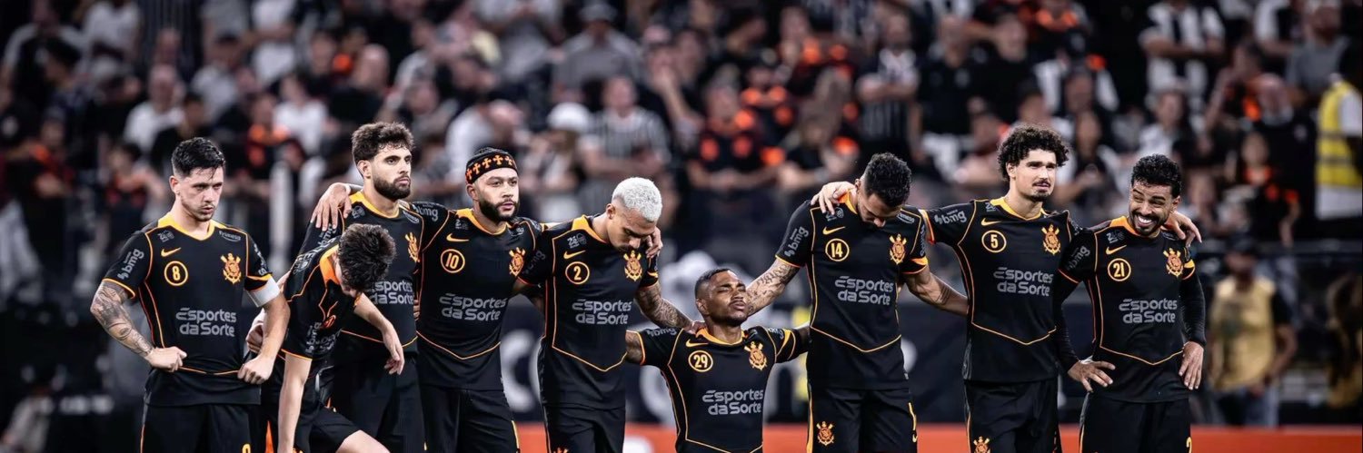 eipombo's profile banner image