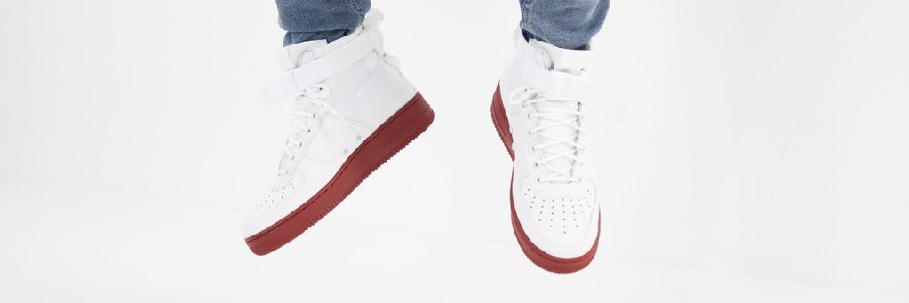 Hi_sneakerworld's profile banner image