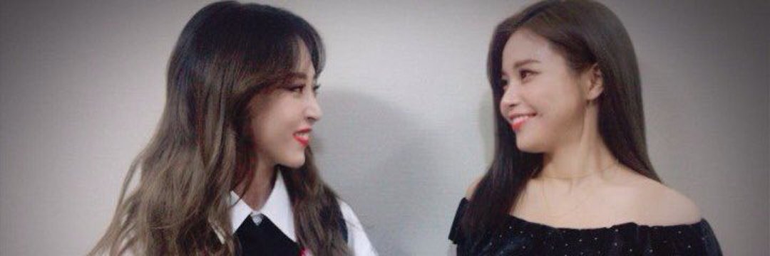 yjhyna's profile banner image