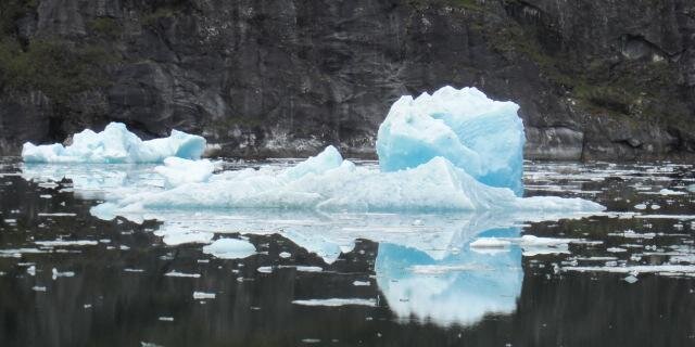 Elizabeth M. Hughes (she/her) banner