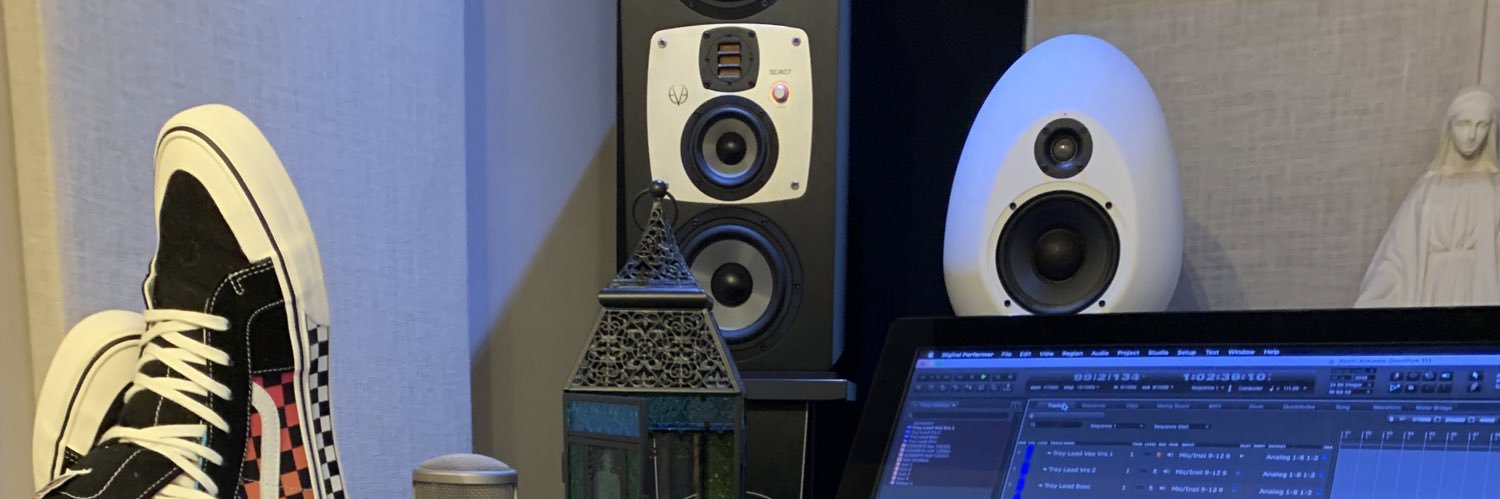FunkySillohuett's profile banner image
