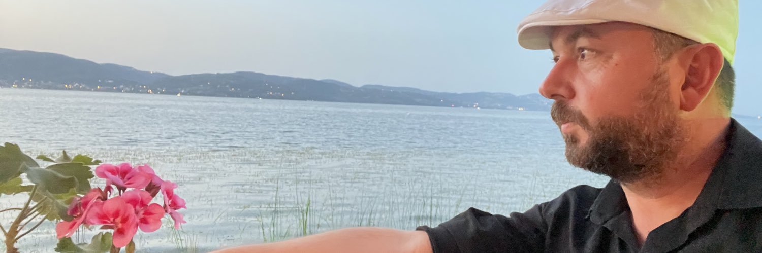 SariNusret's profile banner image