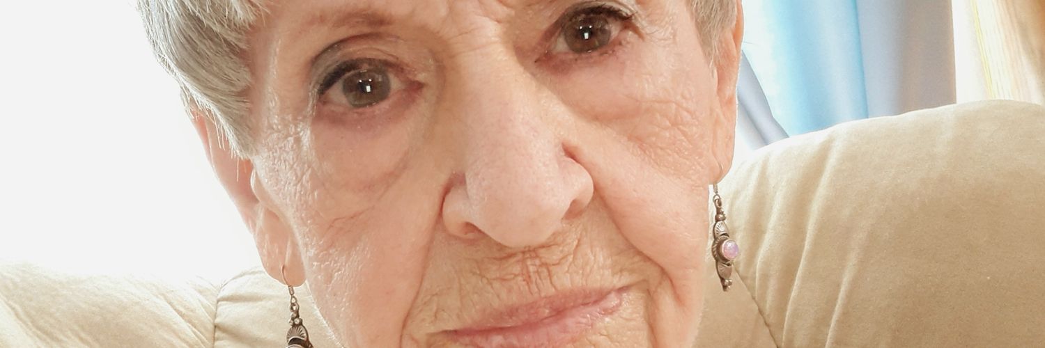 CarrieDeL's profile banner image