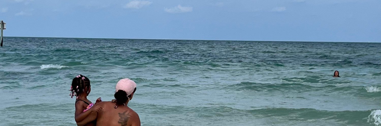 Val_renee5's profile banner image