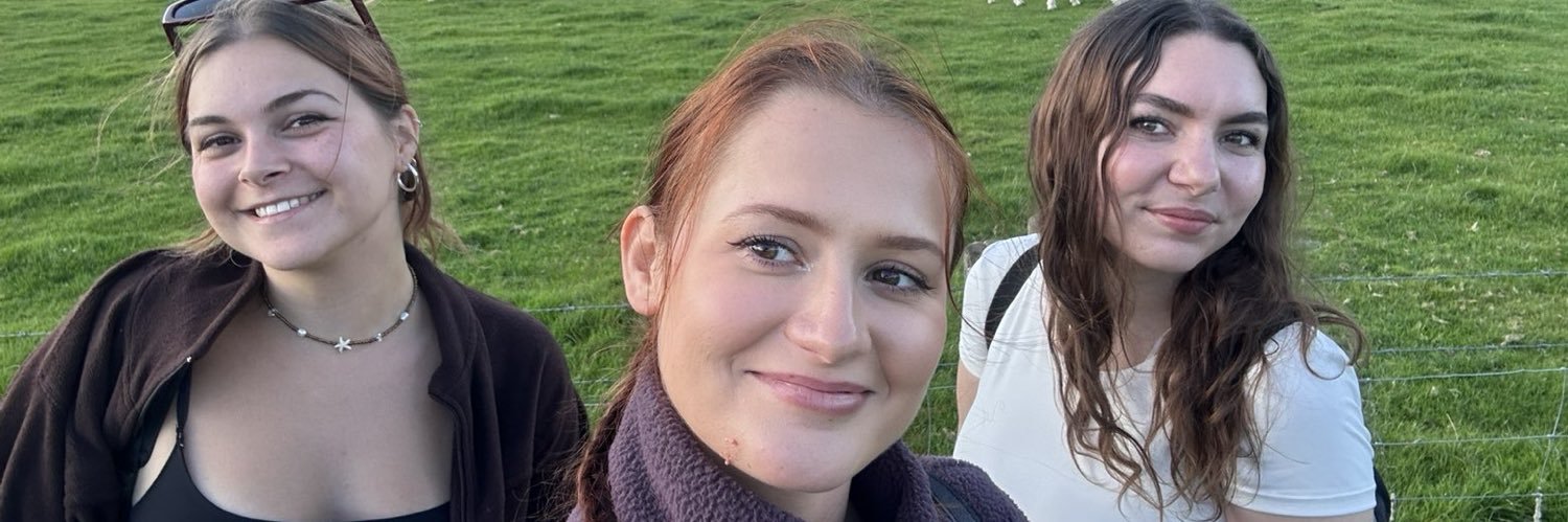 chloemeh's profile banner image