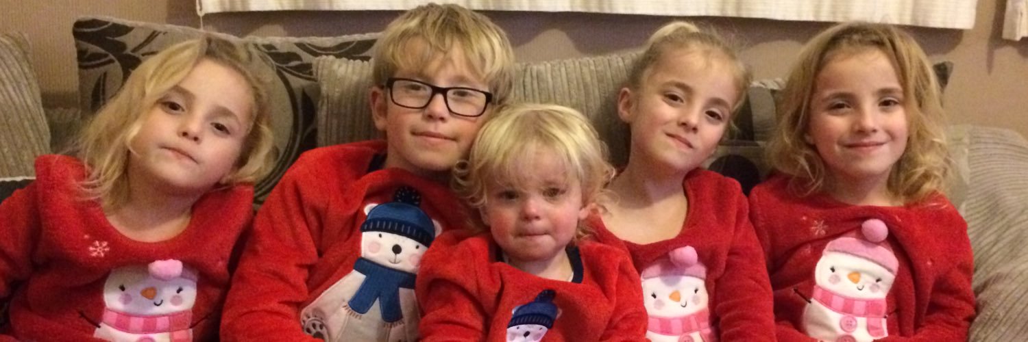Tripletmum's profile banner image
