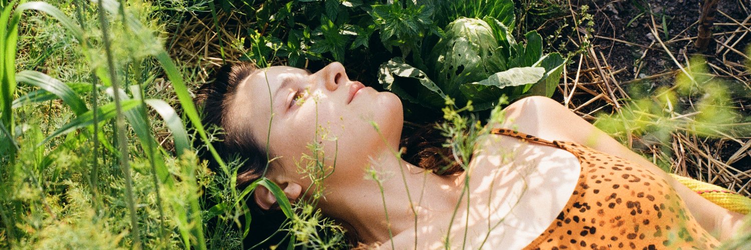 racheleeve's profile banner image