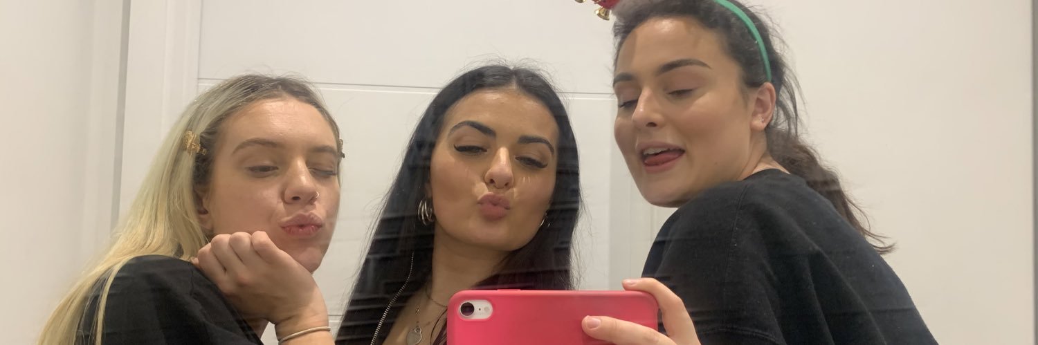 ellieseares's profile banner image