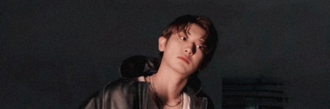 61dotcom's profile banner image
