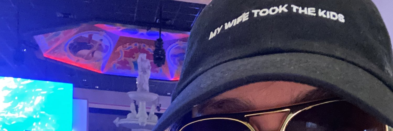 guzitas's profile banner image