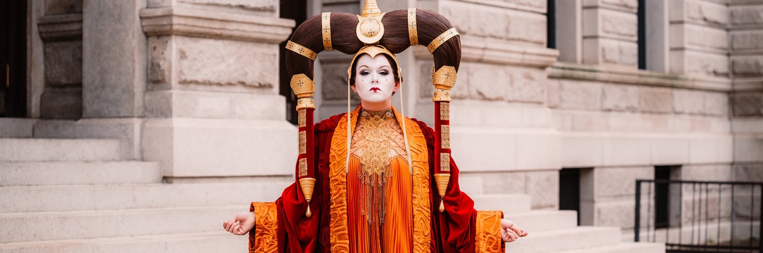 thamcosplays's profile banner image