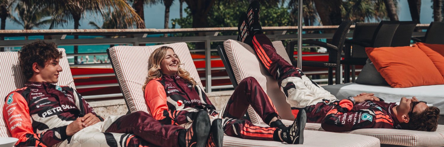 viv ‧₊˚✩ banner