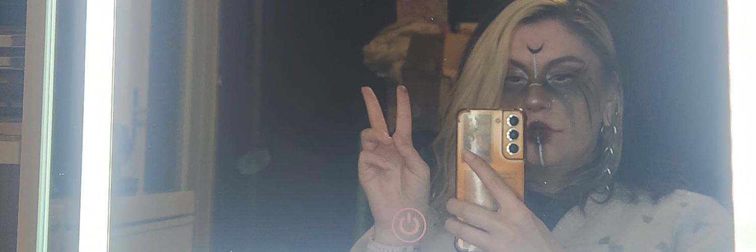 Hyppolyt_a's profile banner image
