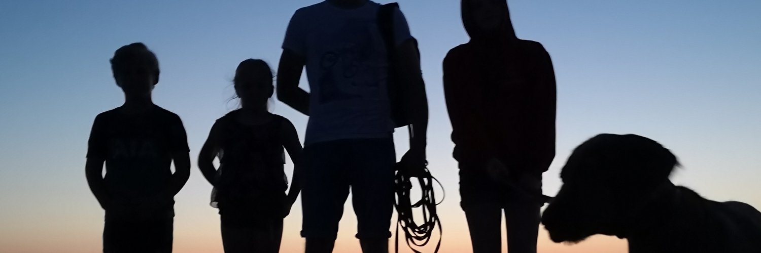 Vicky Tross 🇪🇺🇪🇺#FBPE 💙 banner