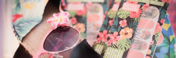 ThumbsUpNails Profile Banner