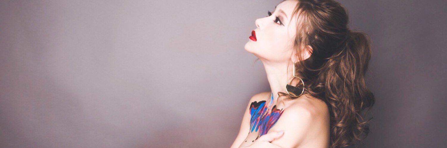 110803Sara's profile banner image