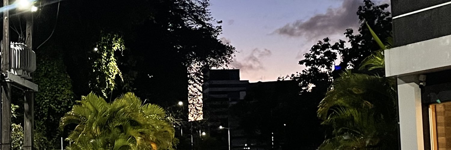 2u3ht4m's profile banner image
