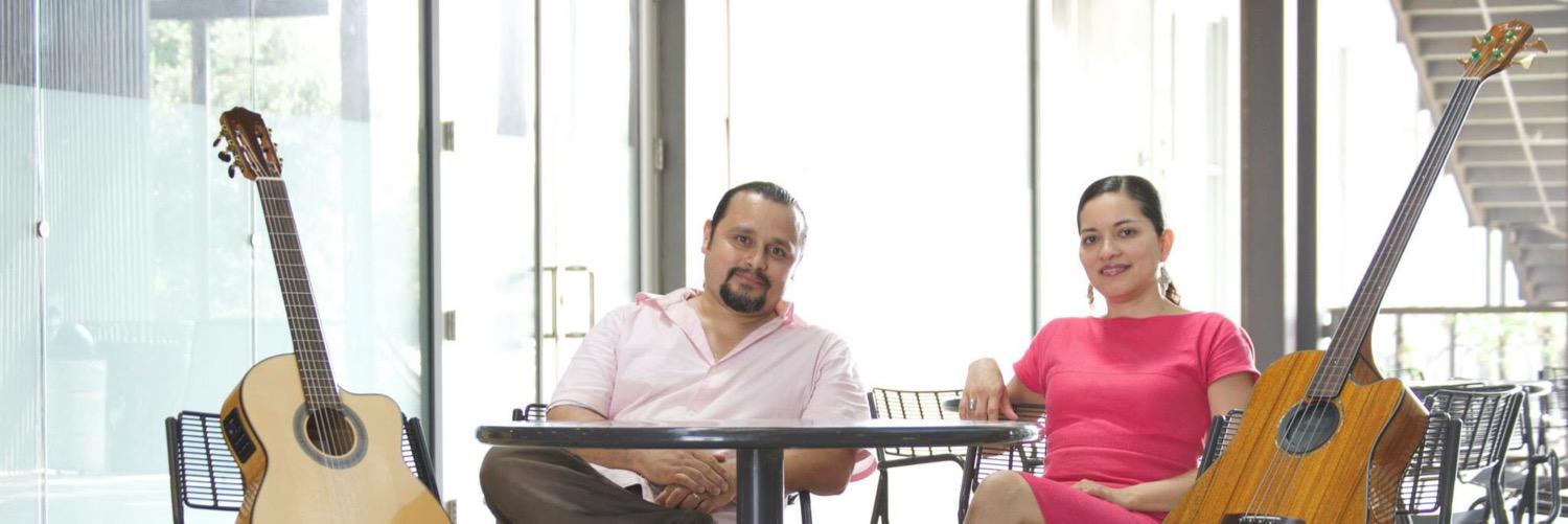 jorgeynicole's profile banner image