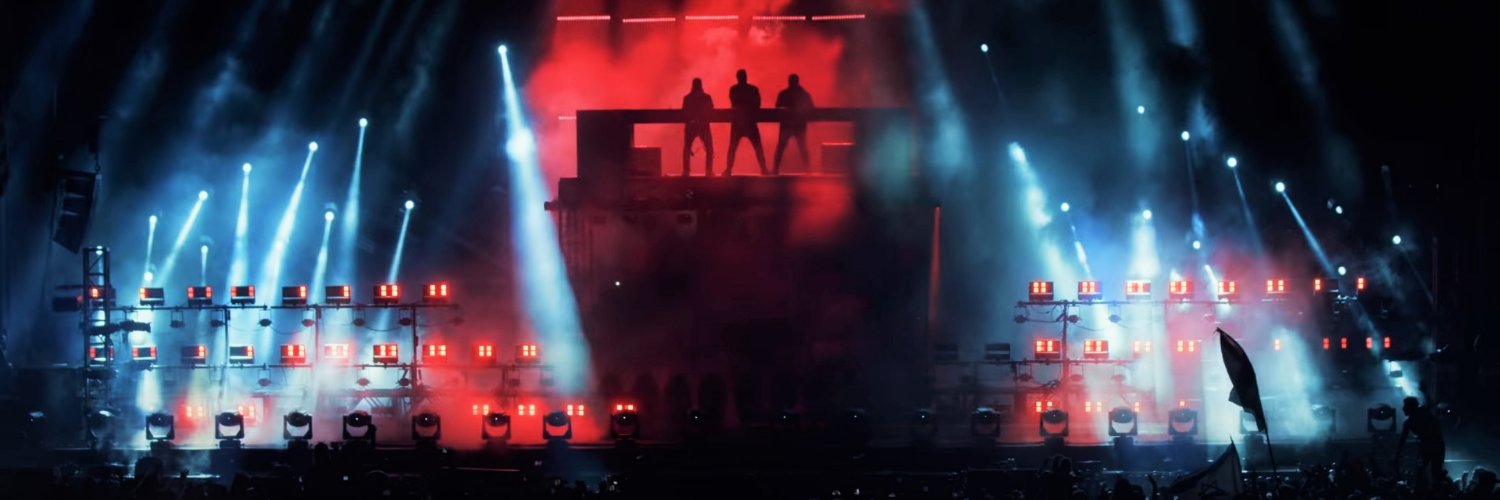 T banner
