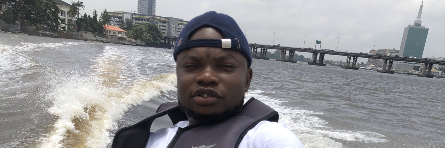 lovlydesmond's profile banner image