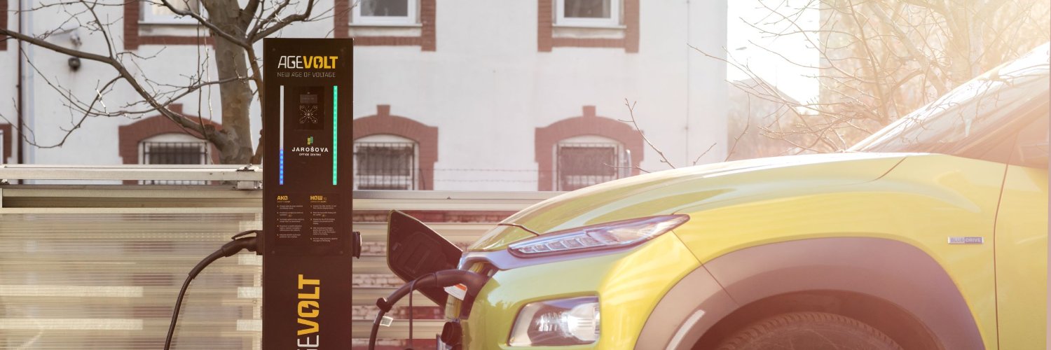 IvanLindovsky's profile banner image