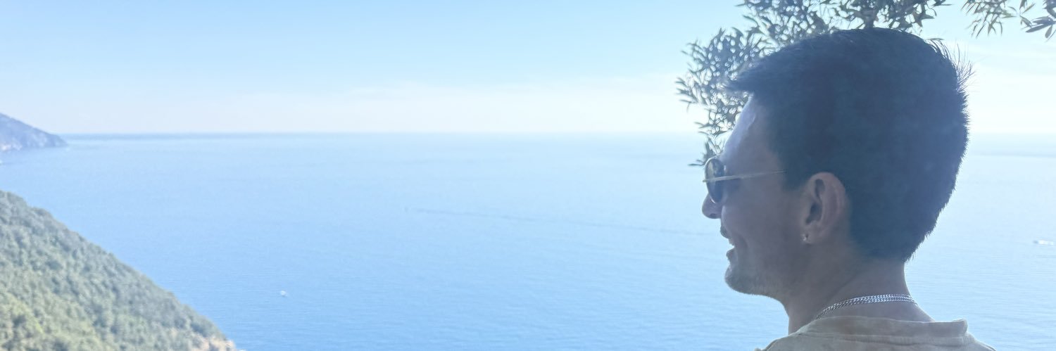Dillon J. DeBoer 🕵️‍♂️💰| 🛫🌎 banner