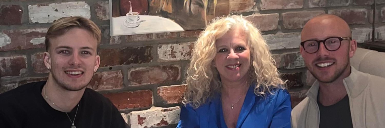 Jane Lythe ⛳️🏀🌹 banner