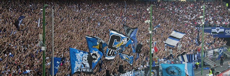 Uwe-Seeler-Allee banner