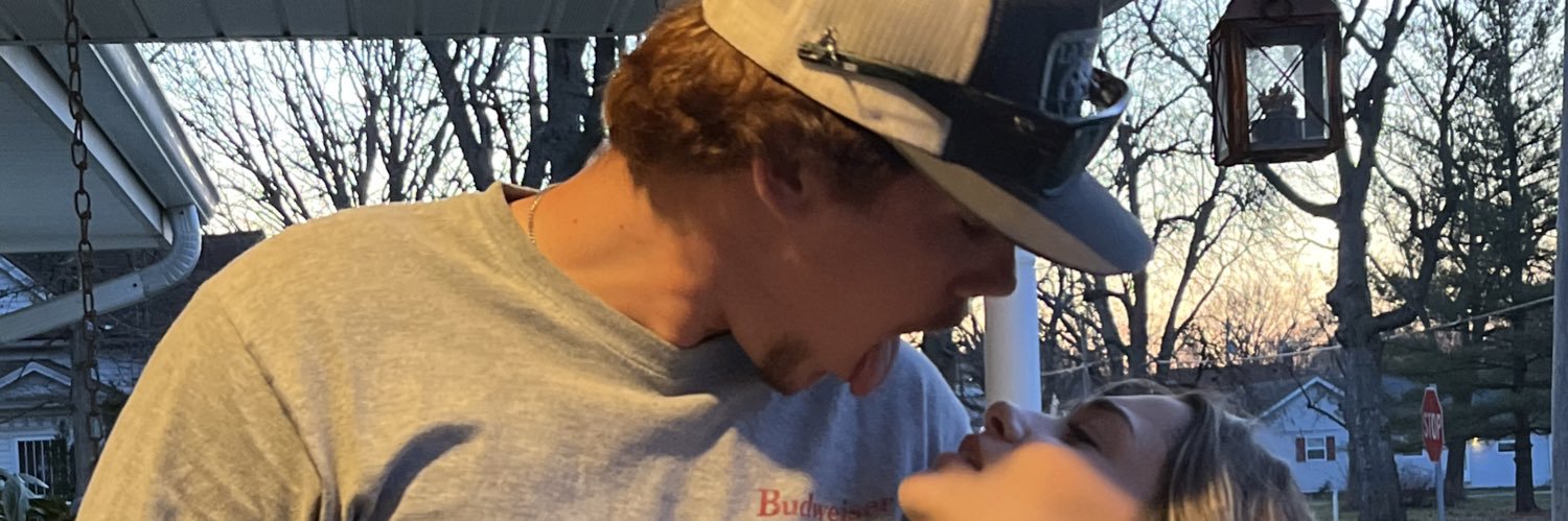 sunnilievens's profile banner image