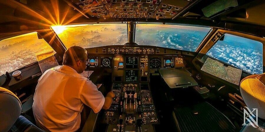 AvgeeksFR ✈️ #avgeek banner